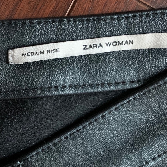 BLACK LEATHER PANTS WITH SILVER ZIPPERS - Picture 2 of 8